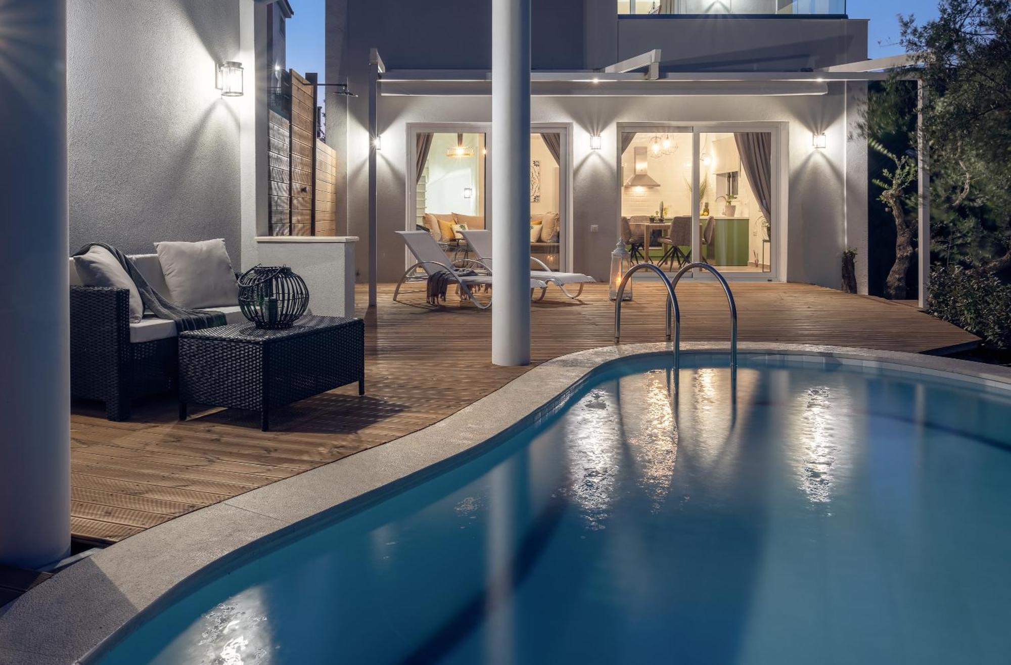 Chris & Jo Villas, Enchanting Escapes, With Heated Pools & Seaviews By Thinkvilla Willa